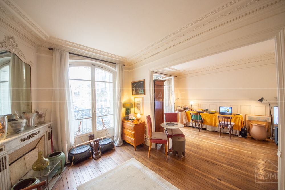 APPARTEMENT HAUSSMANNIEN T3 DE 87M² - PIECE DE VIE DOUBLE - ASCENSEUR - ECOLE MILITAIRE CAMBRONNE SEGUR - RARE - POSSIBILITE PROFESSION LIBERALE photo 2